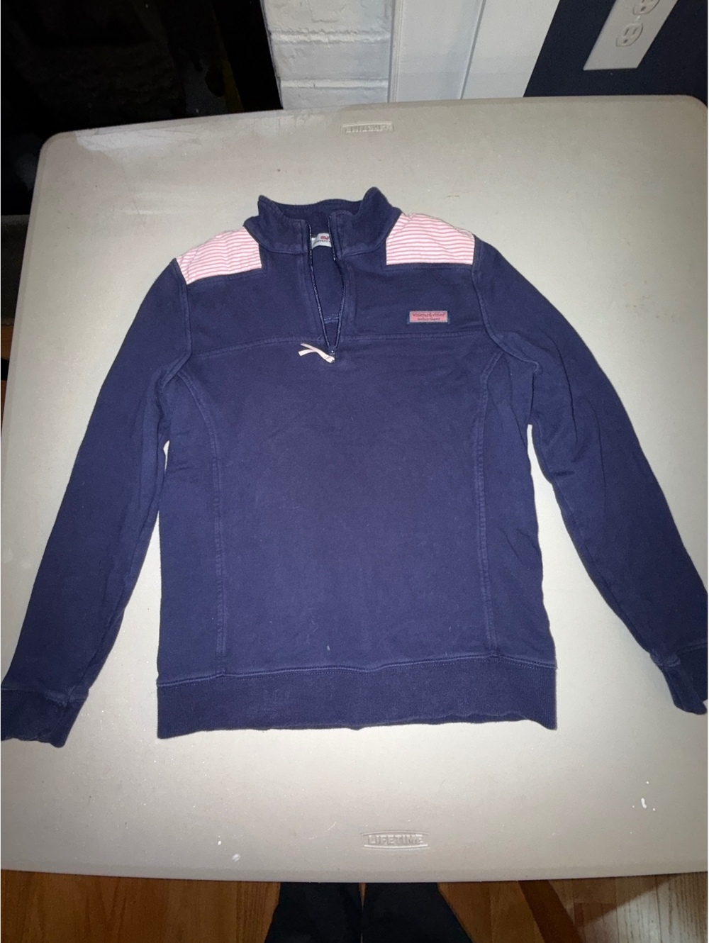 Vintage vineyard vines woman’s sweatshirt, size XS